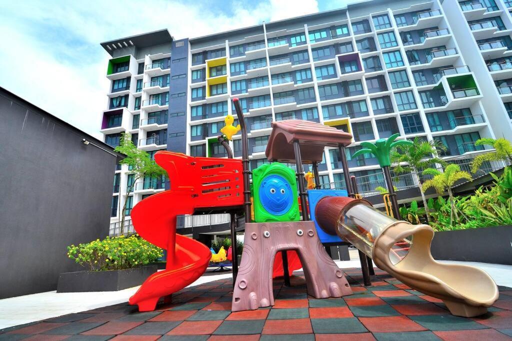 Lovely Jazz 1 3Bedrooms With 2 Card Lv9 Kuching Exterior photo